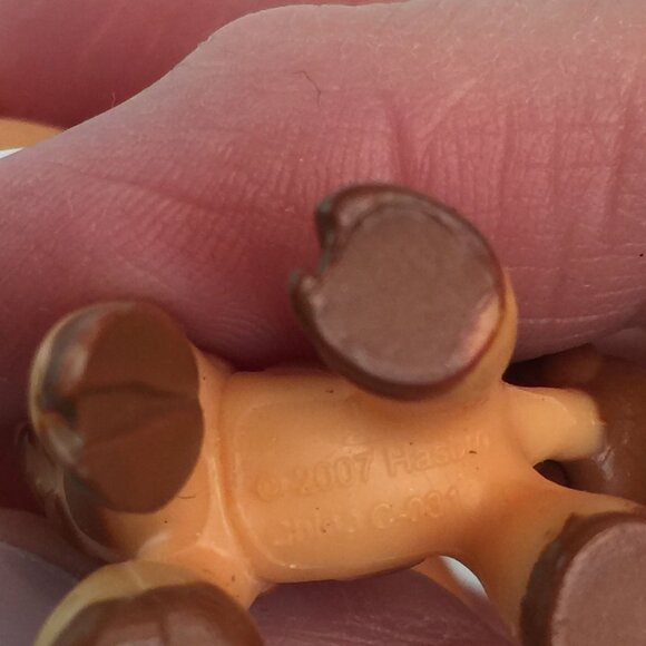 Littlest Pet Shop LPS #526 Giraffe Brown Friendliest Heart Eyes - Picture 7 of 7